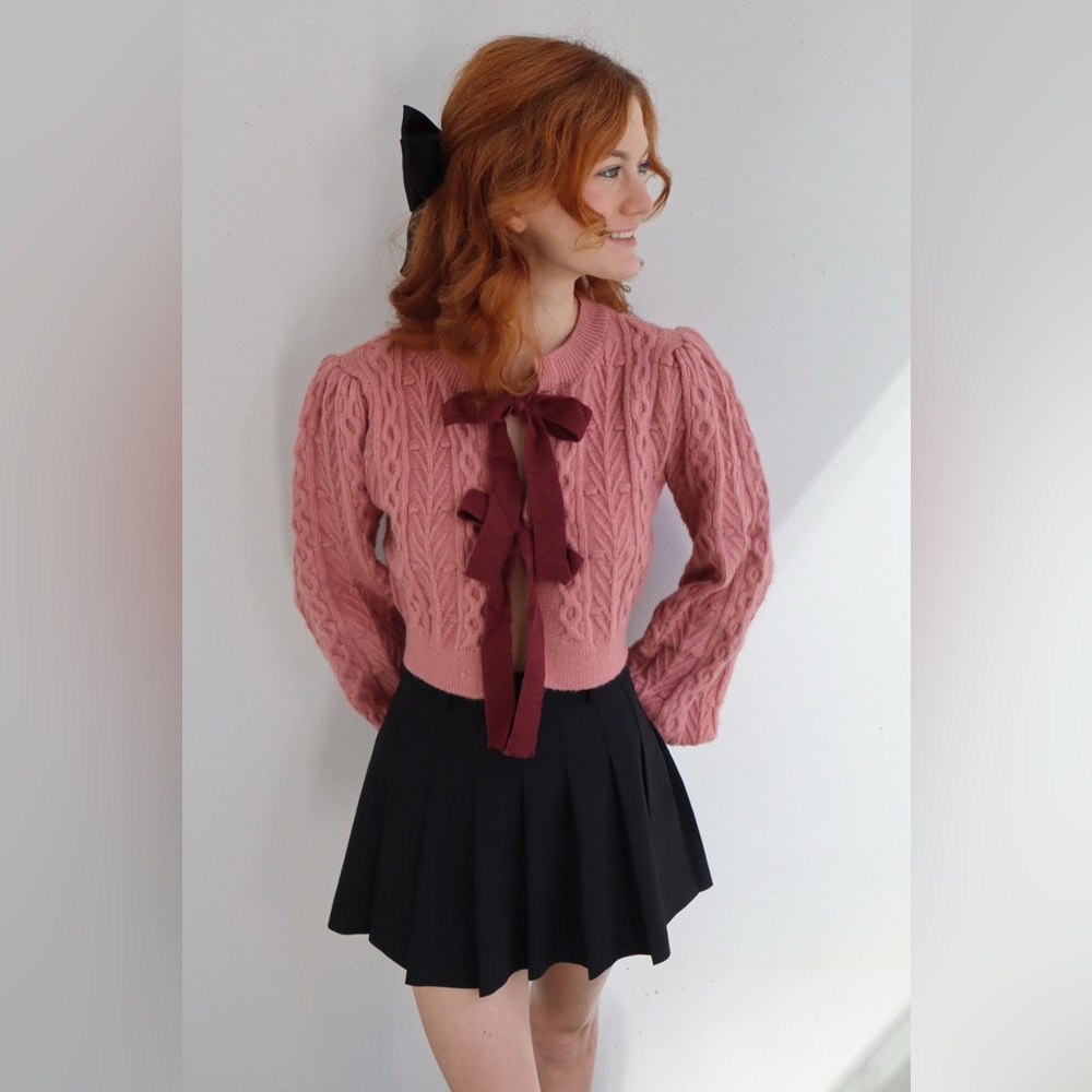 Cable Knit Sweater with Bows NWT